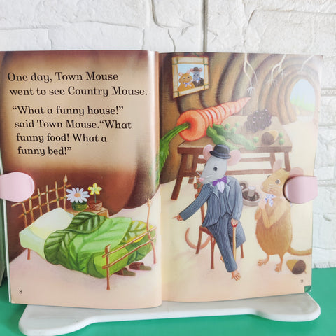 Town Mouse A Country Mouse - BKLT50477