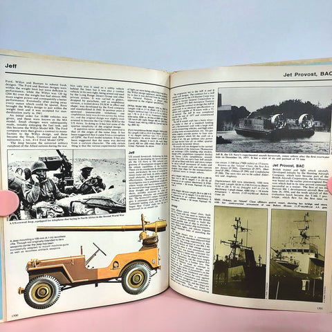 Weapons And Wearfare - BKLT50843