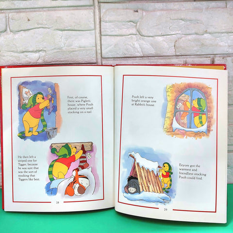 Winnie The Pooh Christmas - BKLT50903