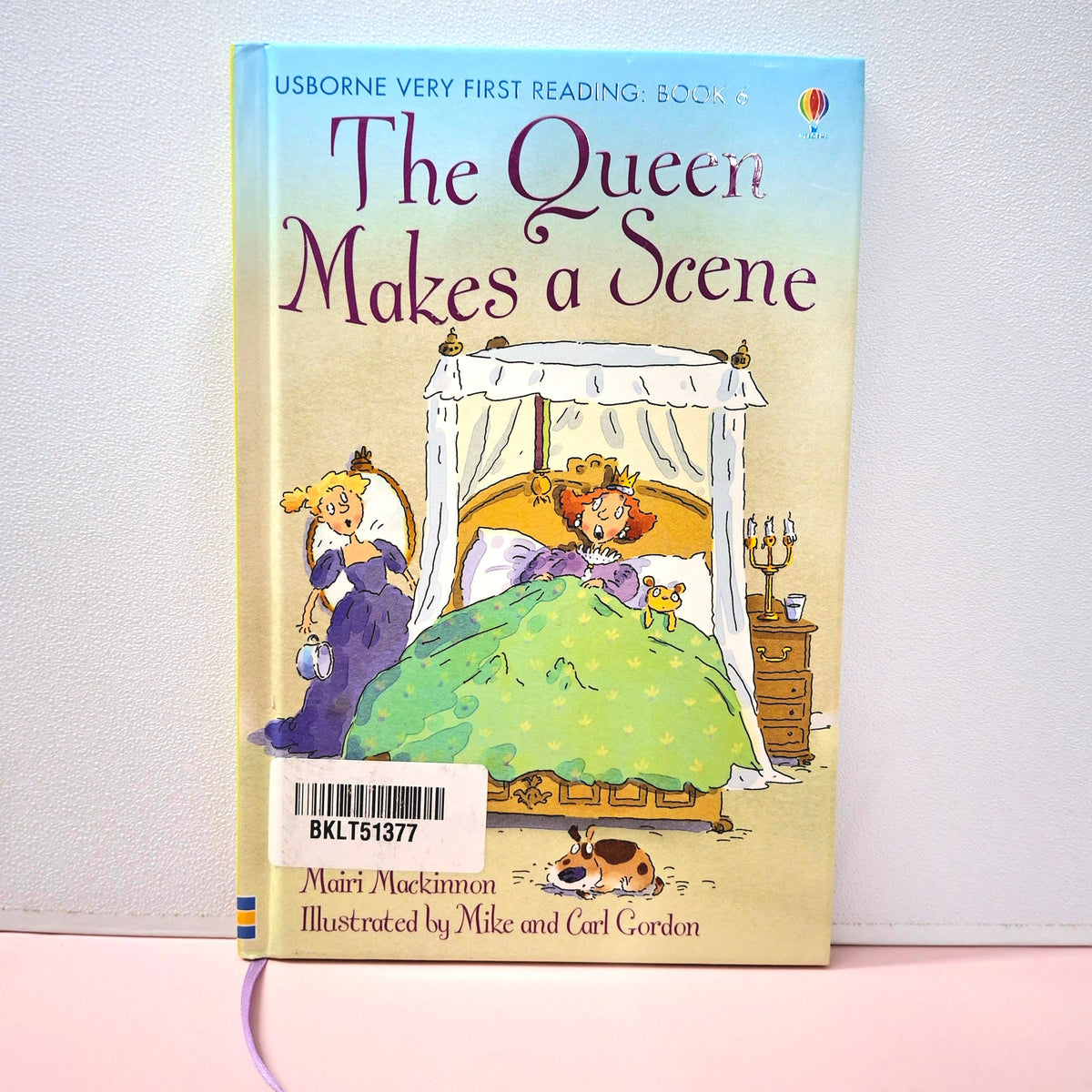 The Queen Make A Scene - BKLT51377