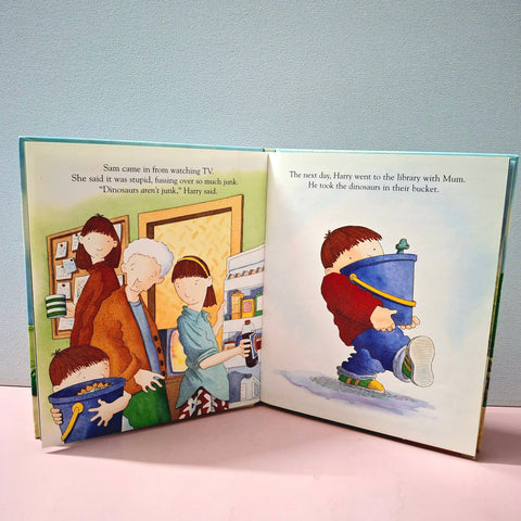 Harry And The Bucketful Of Dinosaurs - BKLT51384
