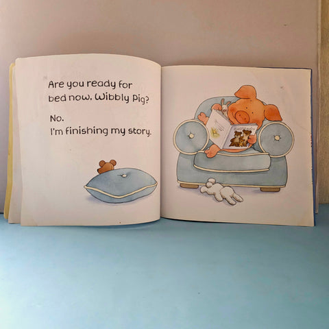 Is It Bedtime Wibbly Pig? - BKLT51528