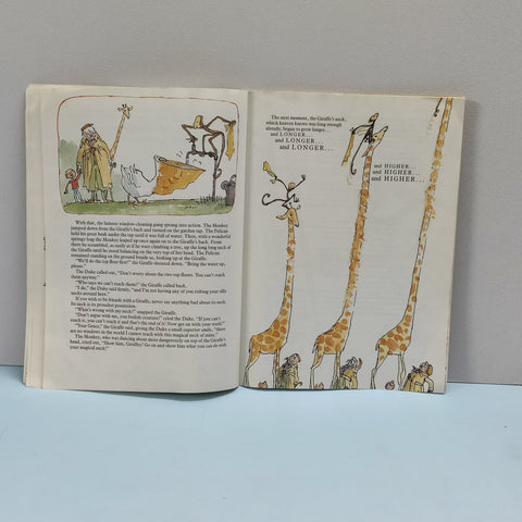 Roald Dahl The Giraffe And The Pelly And Me - BKLT51682
