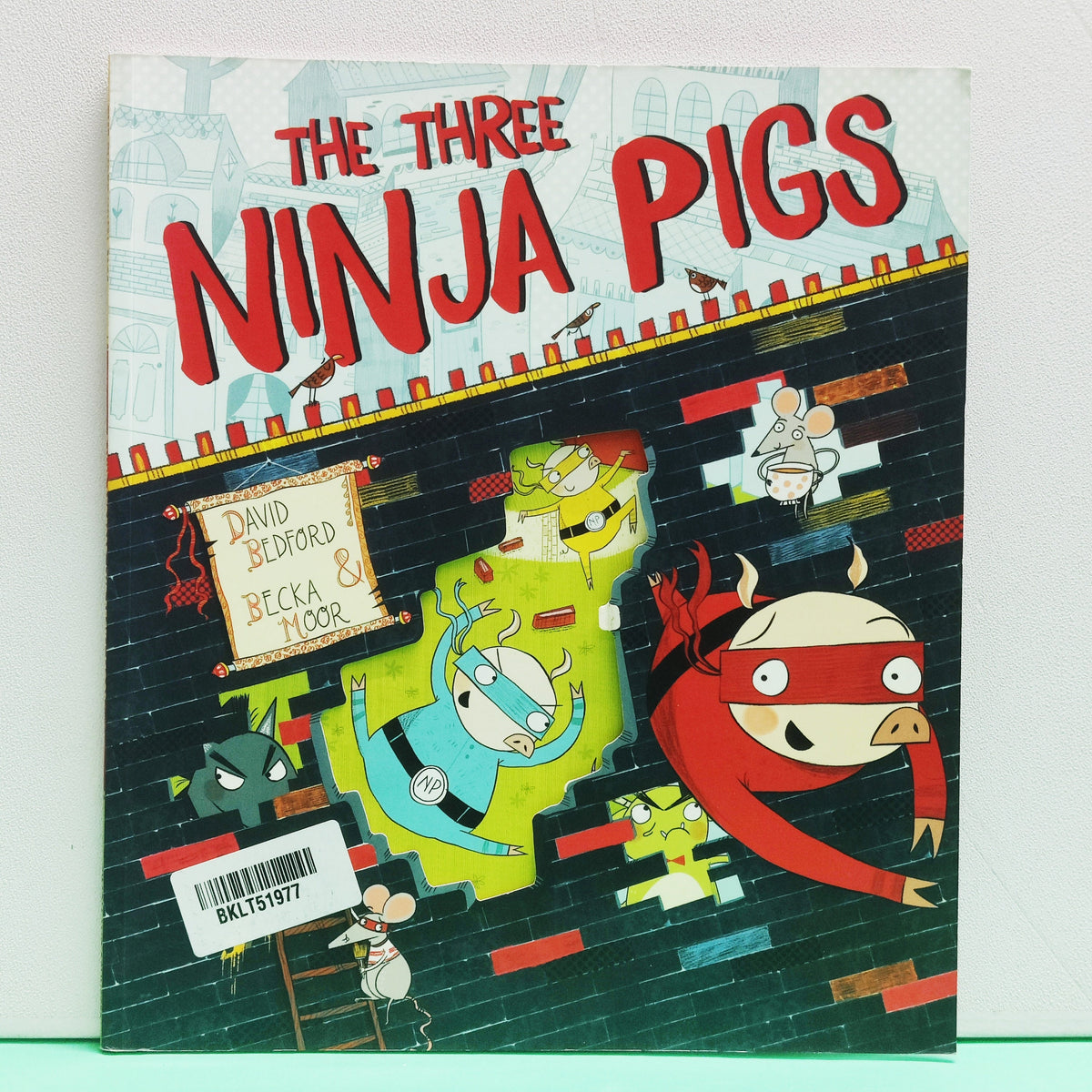 The Three Ninja Pigs - BKLT51977