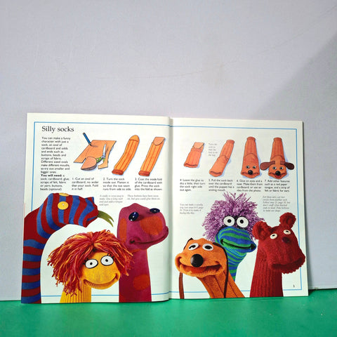 The Usborne Book Of Puppets - BKLT52121