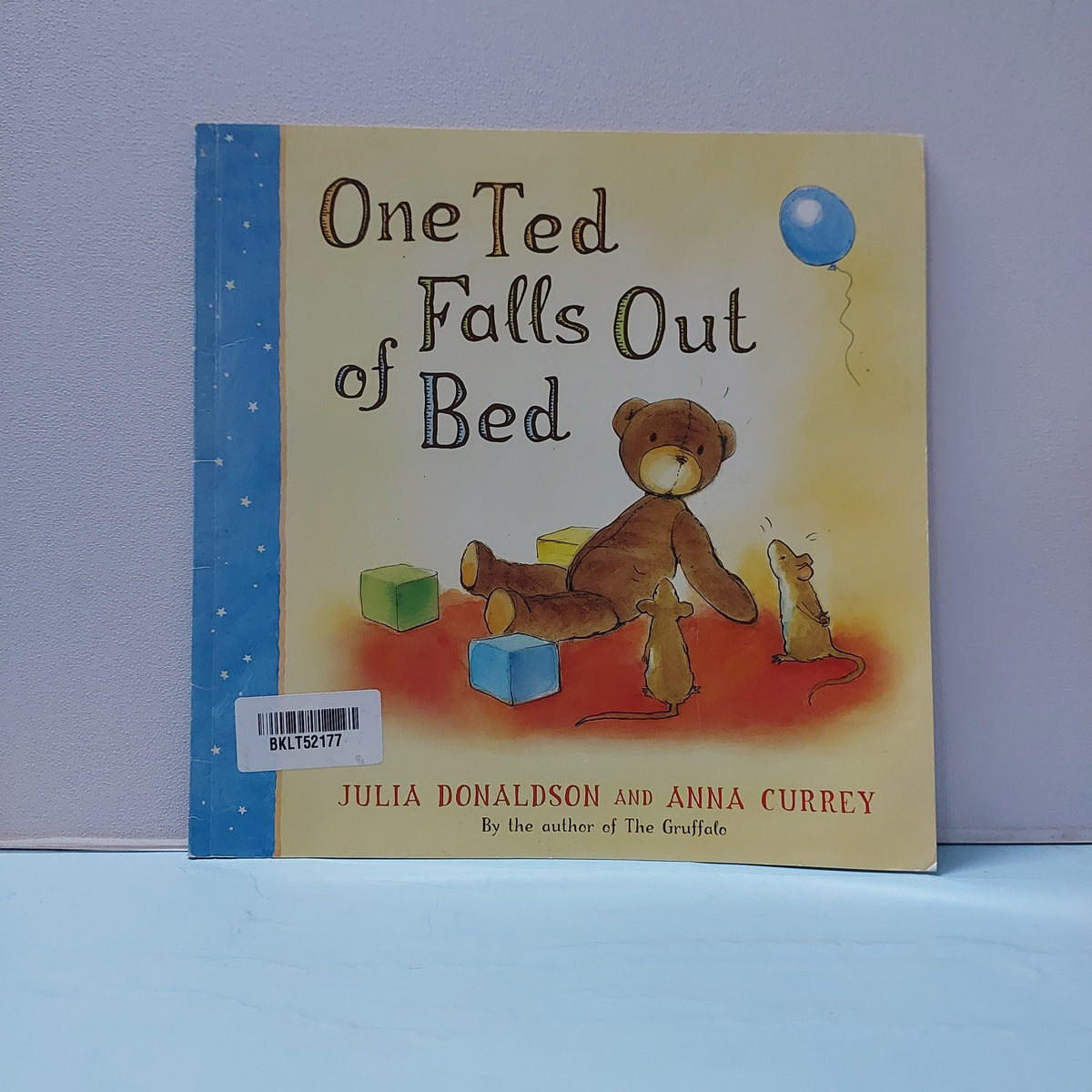 One Ted Falls Out Of Bed - BKLT52177