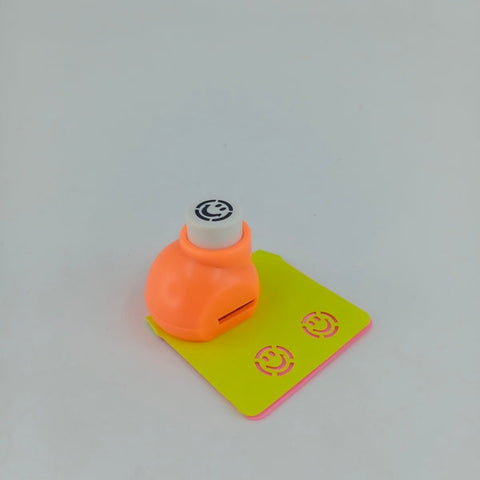 Craft Punch Small Smiley Face - EKC2069