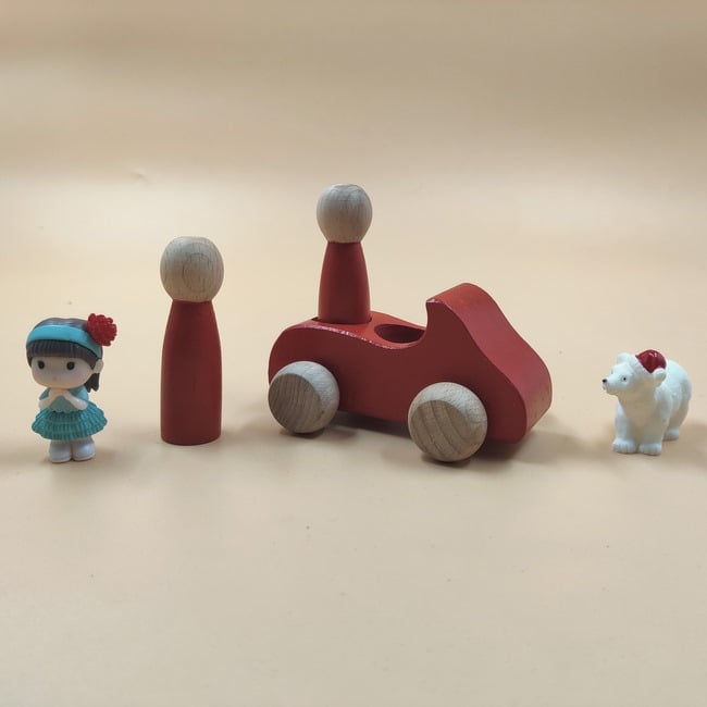 Extrokids Wooden 1 Car With 2 Peg Doll Set Toy - 1 pc RANDOM COLOR WILL BE SHIPPED - EKT1923