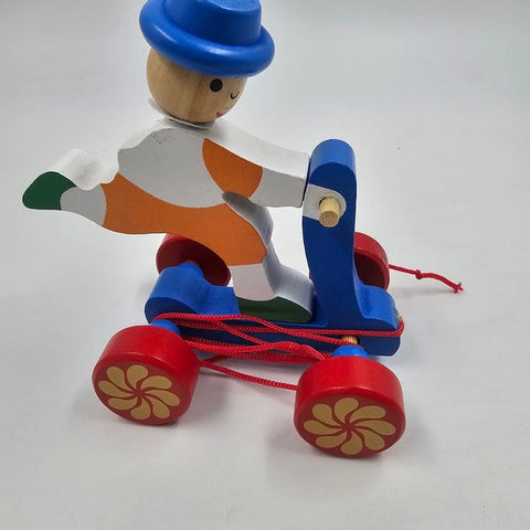 Wooden man face pullalong 1pc random design will be shipped  - EKT3211