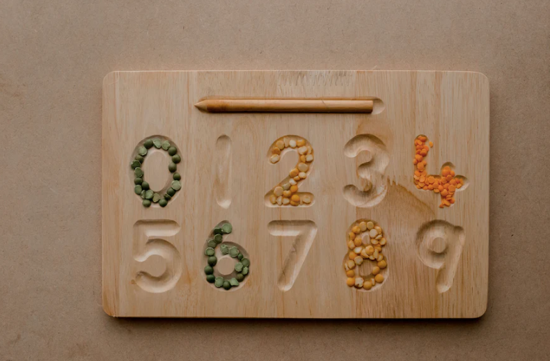 1 Wooden 0 to 9 numbers Tracing board will be shipped - EKW0283