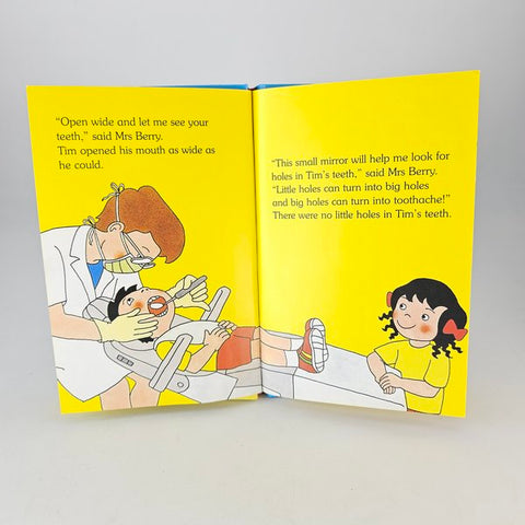 Topsy And Tim Go To The Dentist - BKLT40800