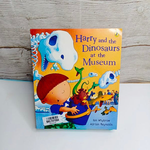 Harry And The Dinosurs At The Museam - BKLT41594