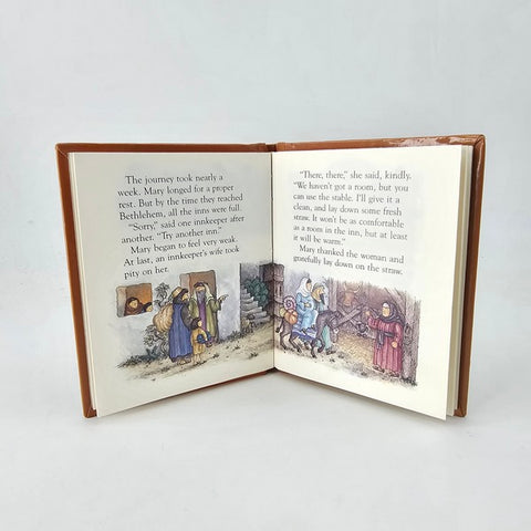 The First Christmas - BKLT41873