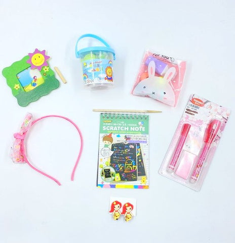 Extrokids Customised Gift pack for kids - Girl - Type A - EKCG0001