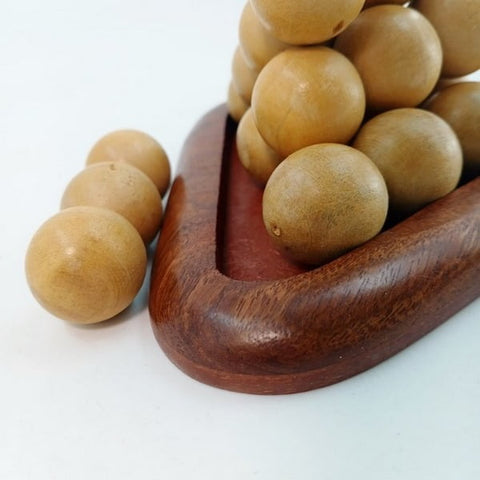 pyramid ball puzzle - EKSD0241