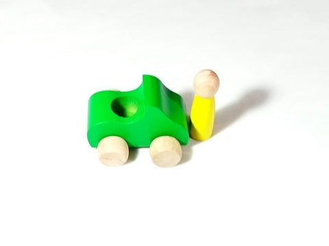Extrokids Wooden Set of 1 Car With 1Peg Doll Toy - EKT1924