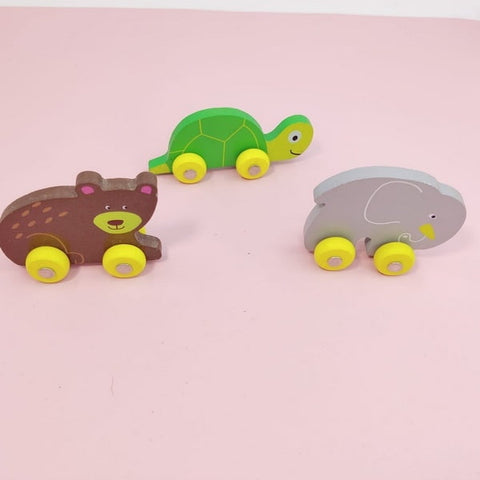 Wooden cars - 1 pc small - random design will be shipped - EKT2199